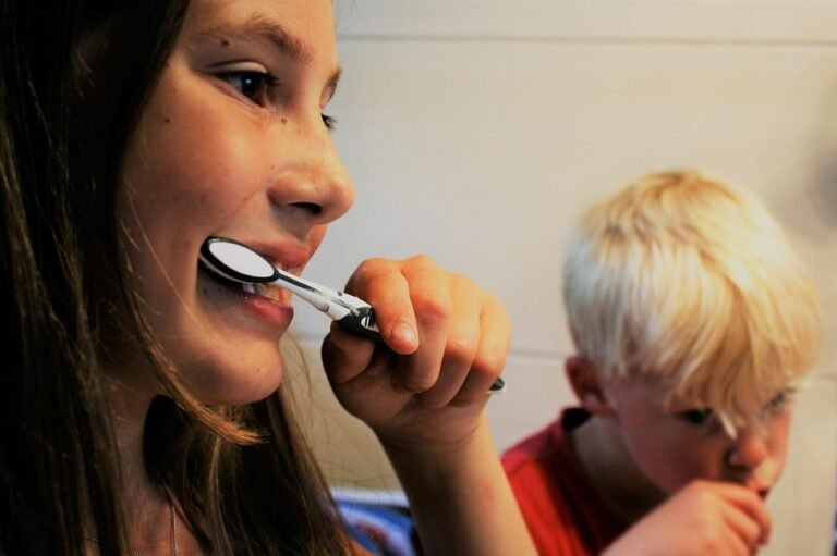 How is 3D modeling used for dental implants