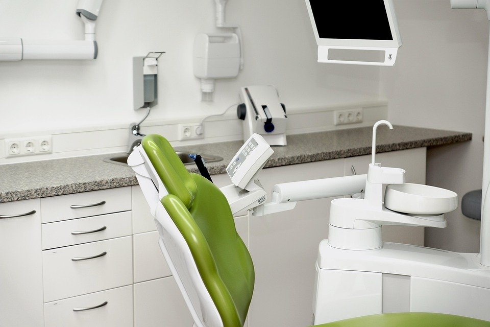 How do virtual simulations enhance patient safety in dental education?