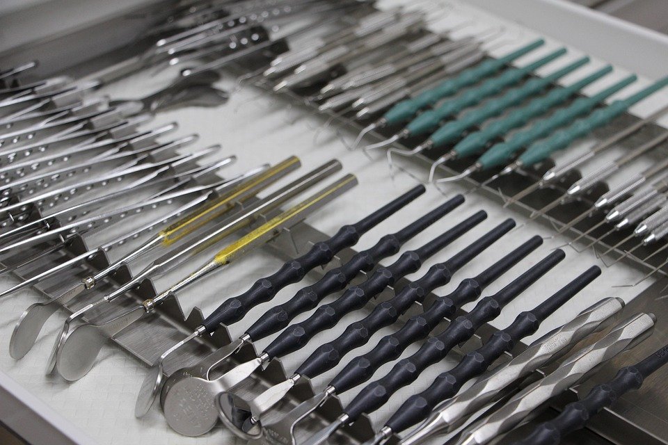 What are the job prospects and salary expectations for dentists