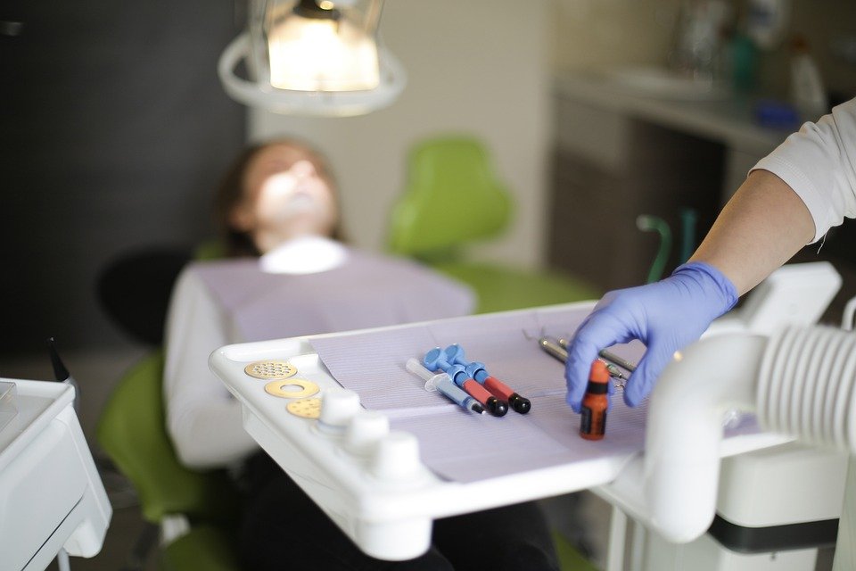 How does dental photography improve communication with patients?