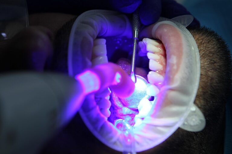 How does a dentist develop a treatment plan based on a consultation