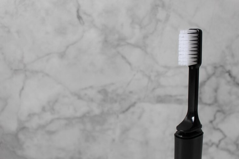 How do current trends address concerns about minimally invasive dentistry