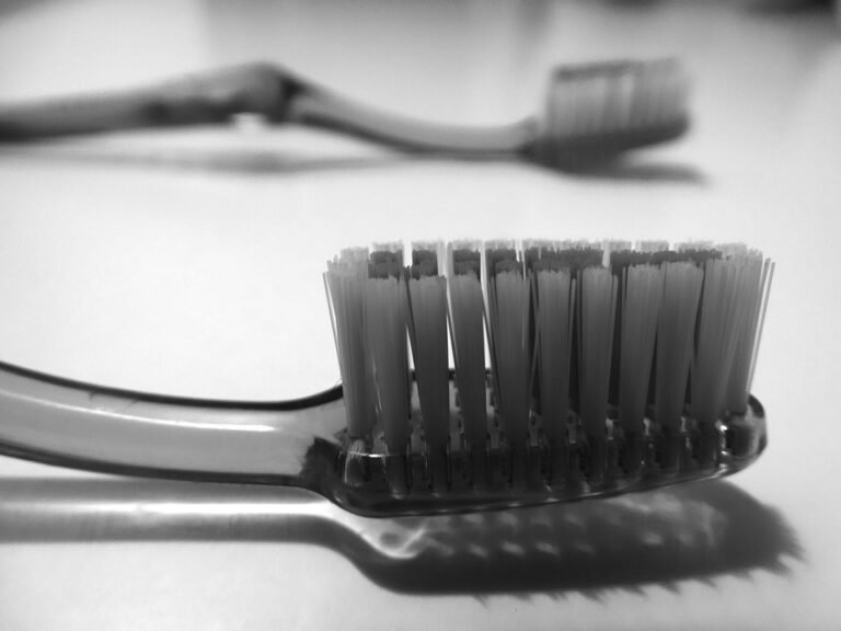 How can dentists build a strong brand on social media