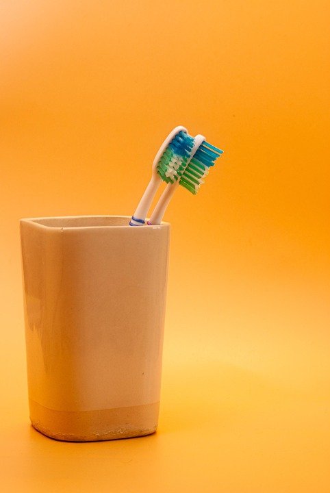Does drinking alcohol impact oral health?
