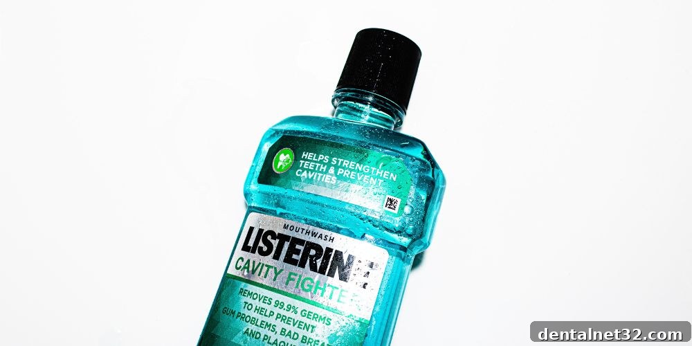 A detailed look at the pros and cons of using mouthwash for oral health